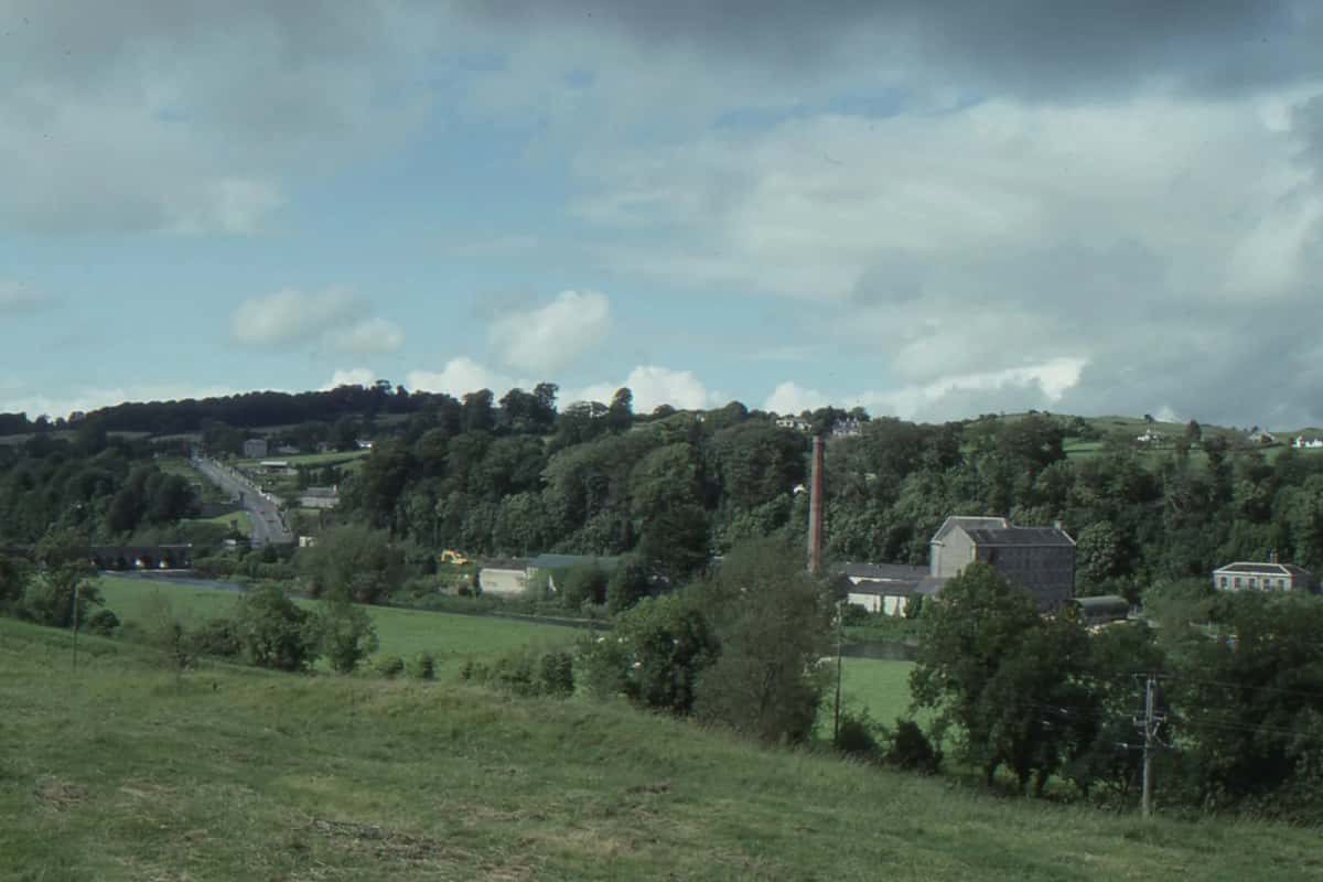 La vallée de la Boyne à Slane, champs et bois au bord de la rivière, comté de Meath